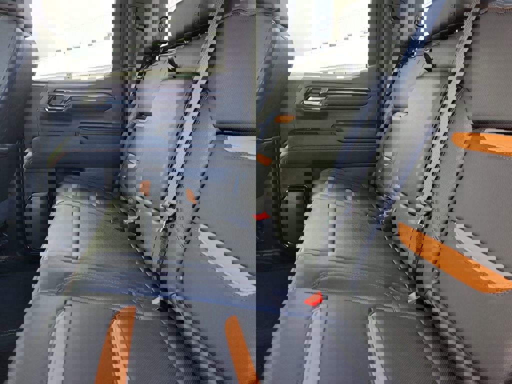 Used 2022 GMC Sierra 1500 AT4 w/ AT4 Preferred Package image 13