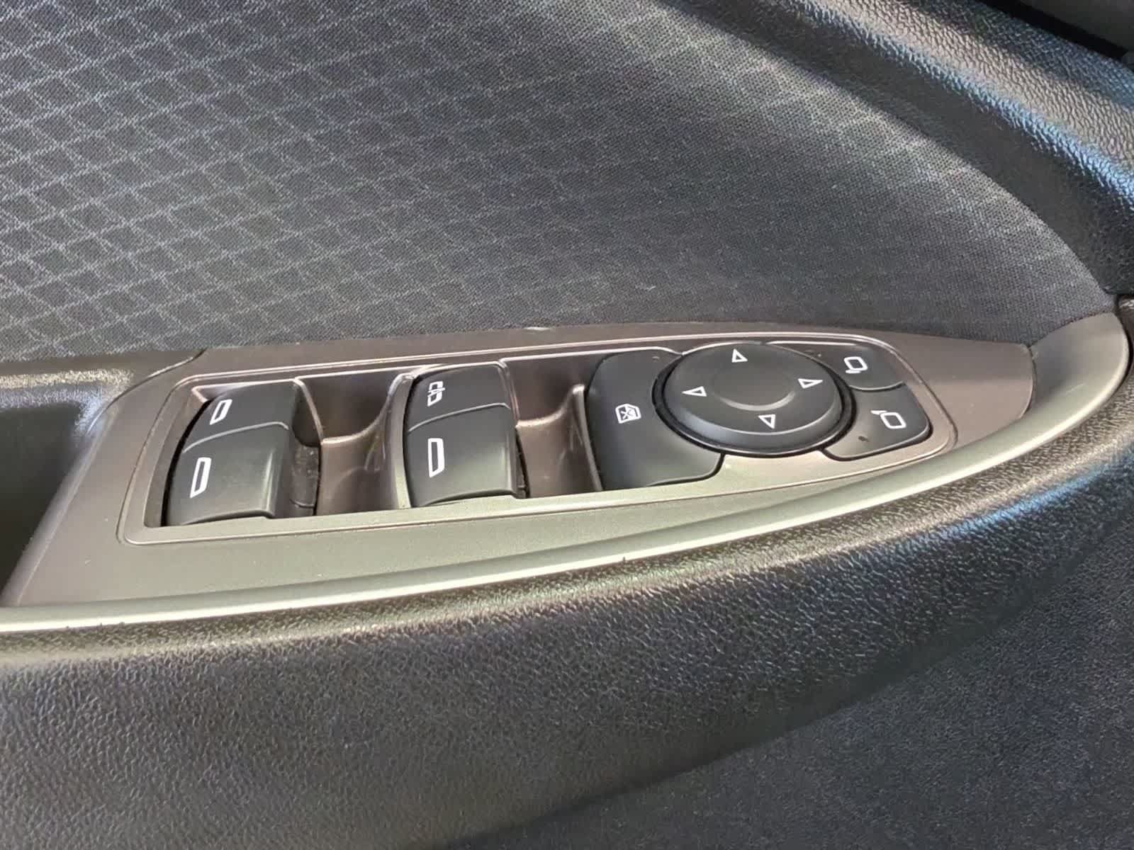 Used 2023 Chevrolet Malibu LT FWD image 16