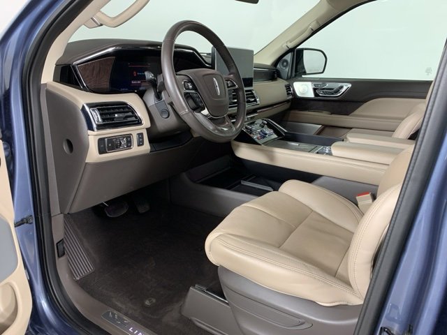 Used 2023 Lincoln Navigator Reserve image 24