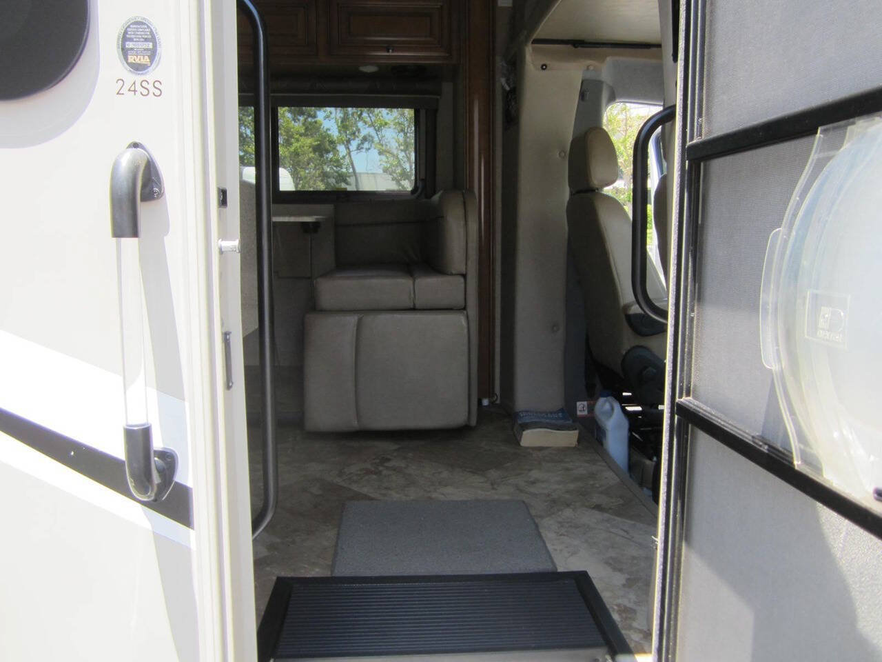 Used 2017 Mercedes-Benz Sprinter 3500 image 36