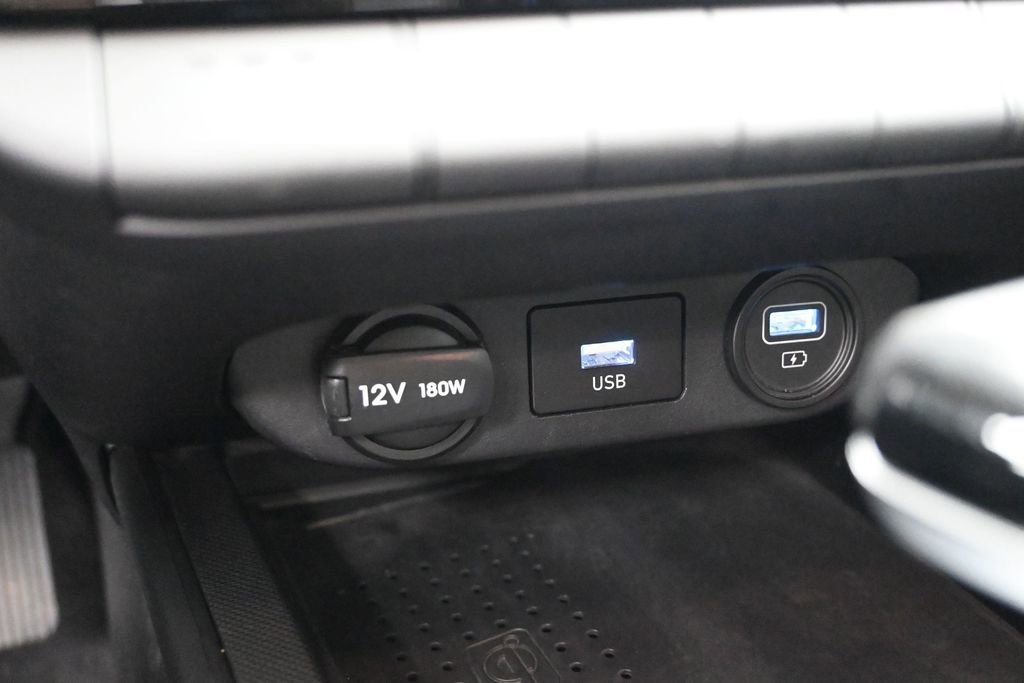 Used 2023 Hyundai Elantra SEL w/ Convenience Package FWD image 16