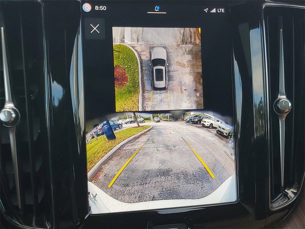 Certified 2024 Volvo XC60 B5 Ultimate AWD/4WD image 28