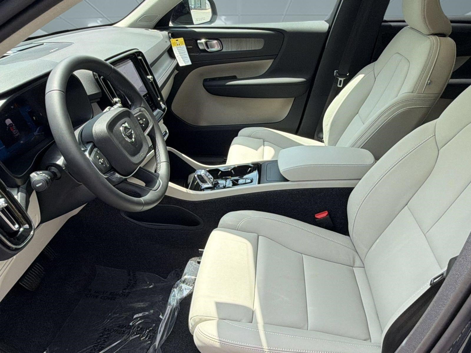 New 2026 Volvo XC40 B5 Ultra w/ Protection Package AWD/4WD image 5