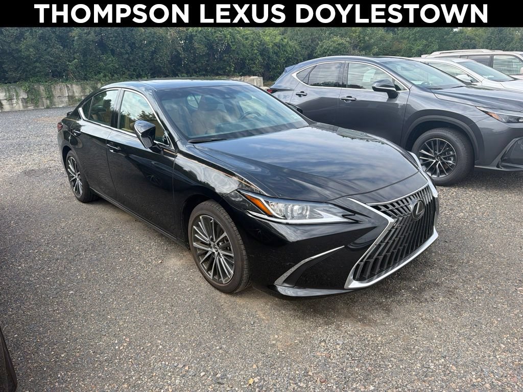 Used 2025 Lexus ES 350 w/ Premium Package FWD image 1