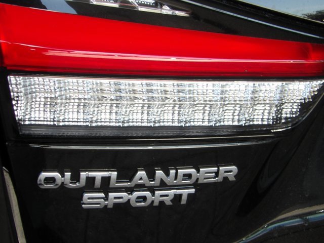 New 2025 Mitsubishi Outlander Sport SE image 8