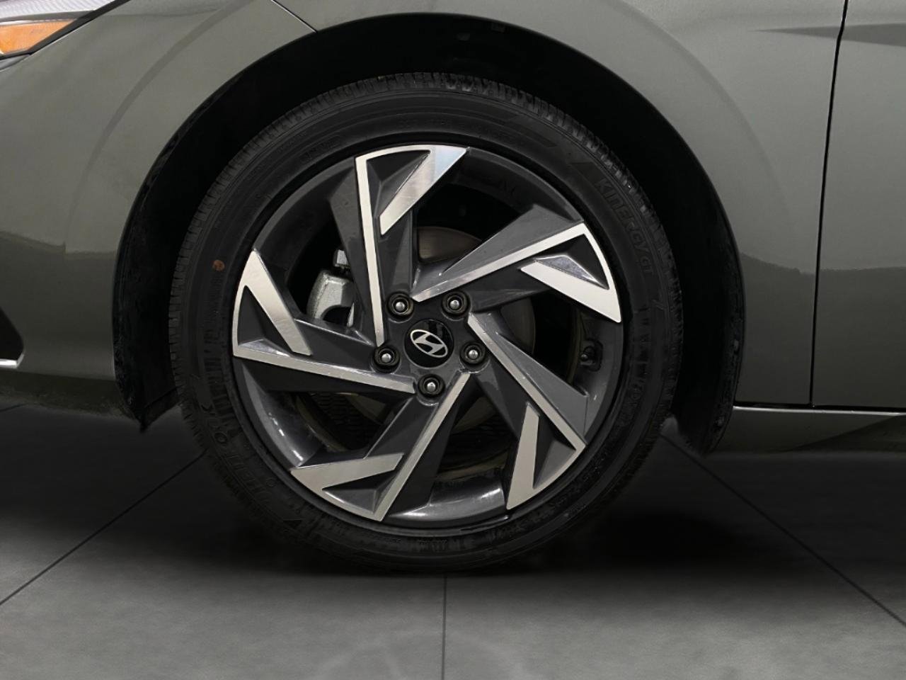 Certified 2025 Hyundai Elantra SEL image 11