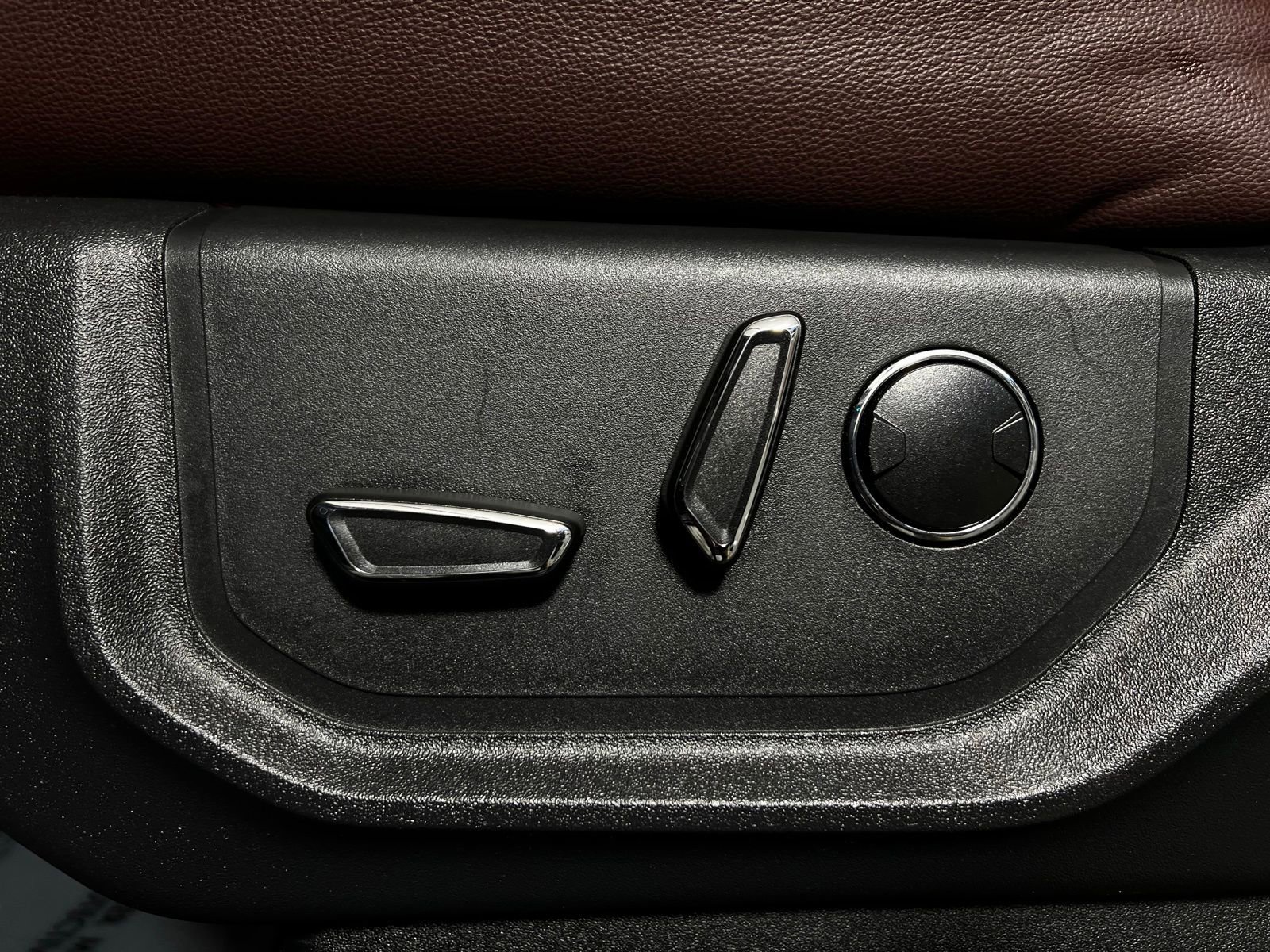 Used 2024 Ford Expedition Max Limited image 14