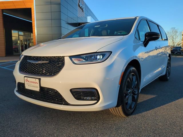 New 2026 Chrysler Pacifica Select AWD/4WD image 8