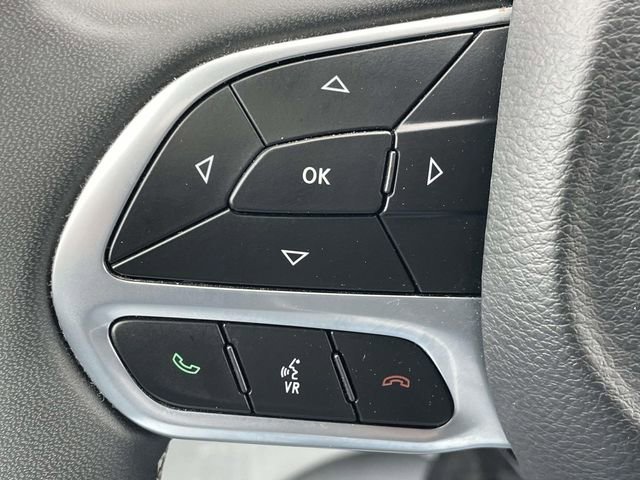 Used 2024 Chrysler Pacifica Touring-L image 32