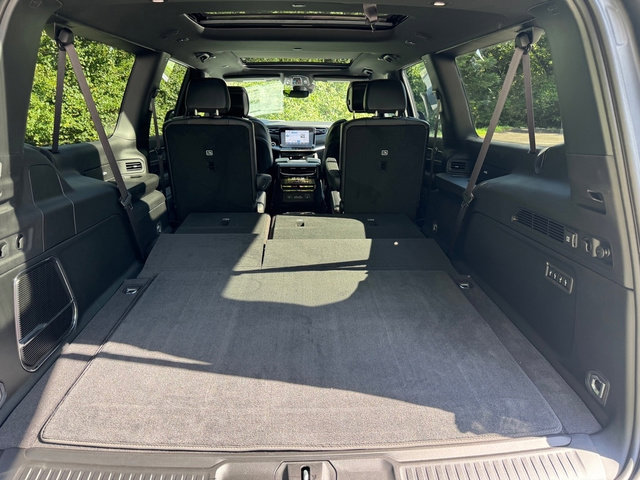 New 2025 Jeep Wagoneer L Series II w/ Premium Group I image 19