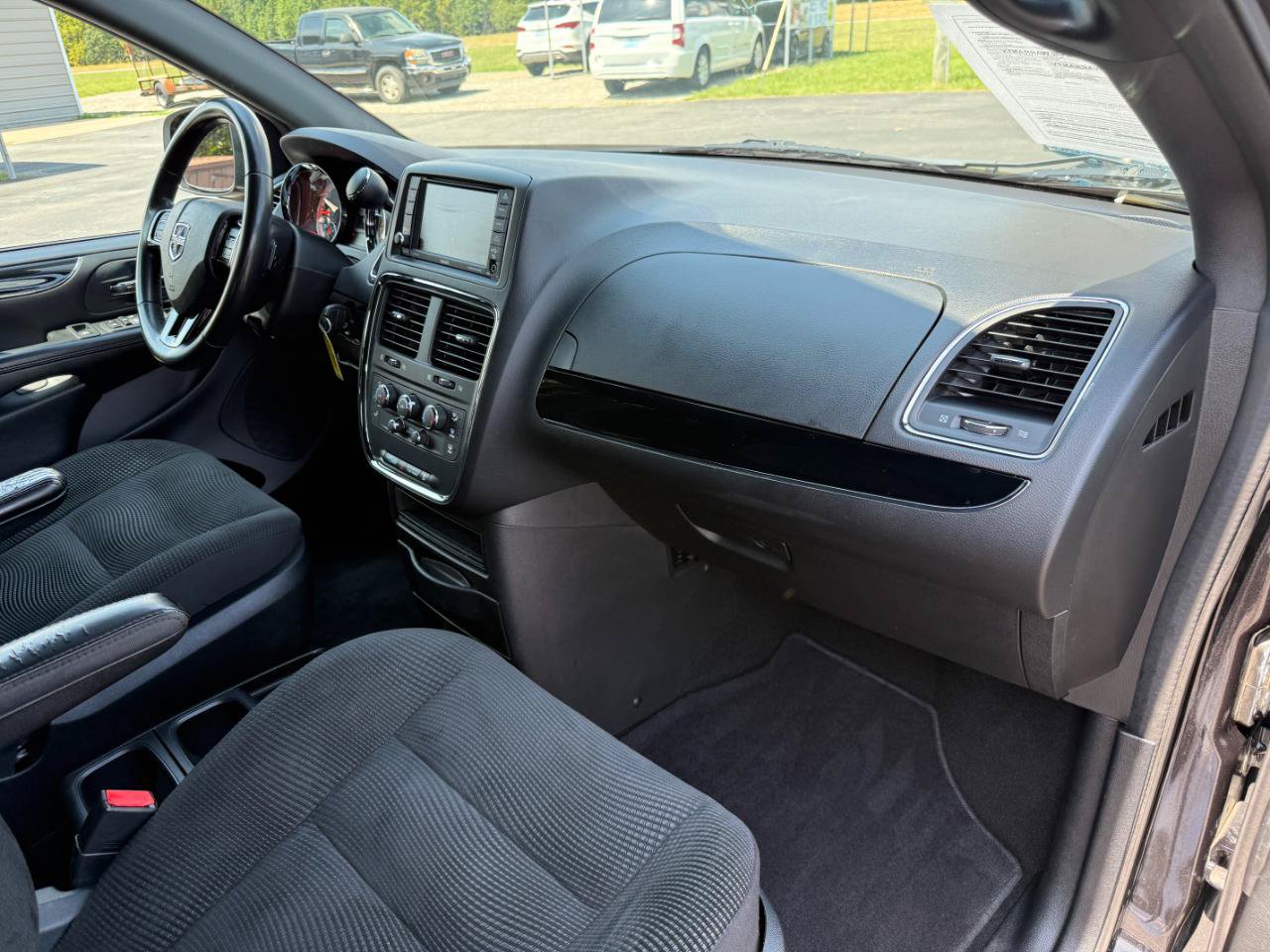 Used 2020 Dodge Grand Caravan SE FWD image 20