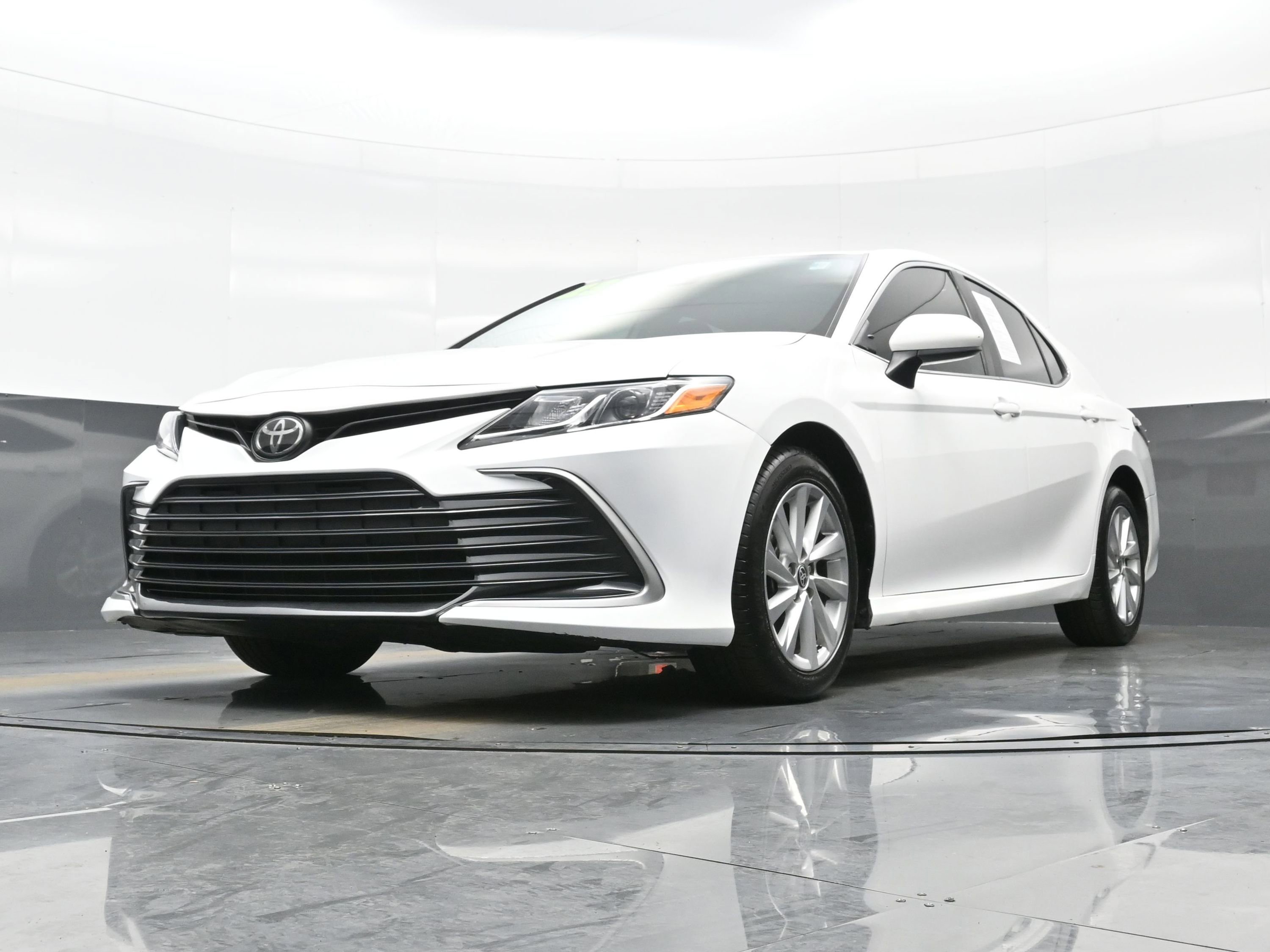 Used 2023 Toyota Camry LE image 26