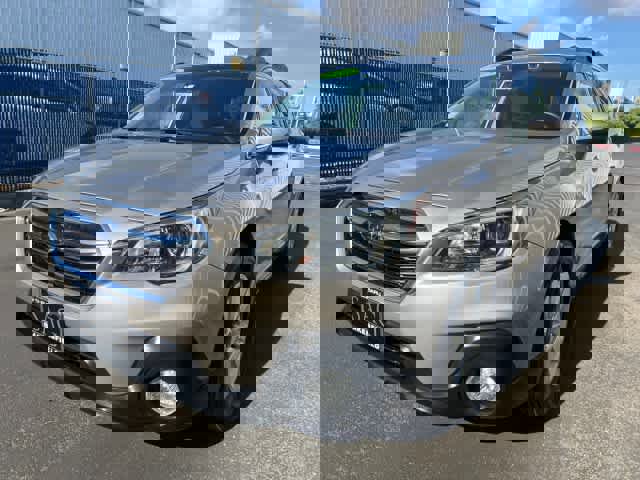 Used 2019 Subaru Outback 2.5i Premium w/ Popular Package #2 AWD/4WD image 9