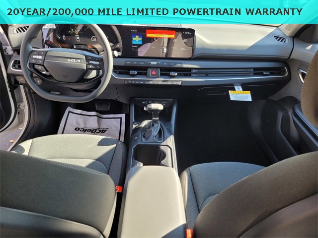 New 2025 Kia K4 LXS image 7