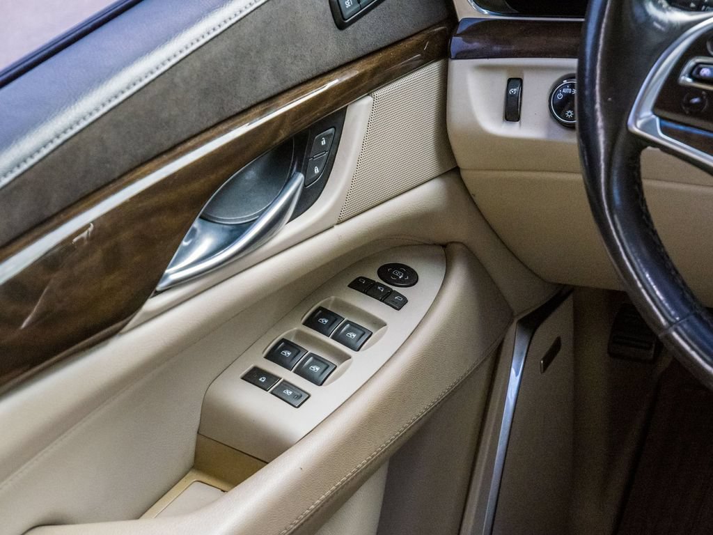 Used 2018 Cadillac Escalade Luxury RWD image 31