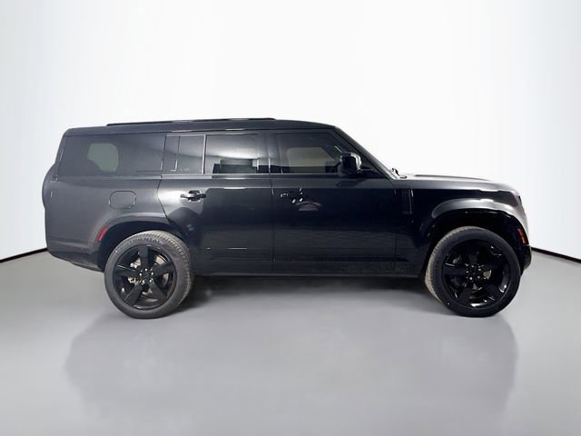 New 2026 Land Rover Defender 130 X-Dynamic SE AWD/4WD image 4