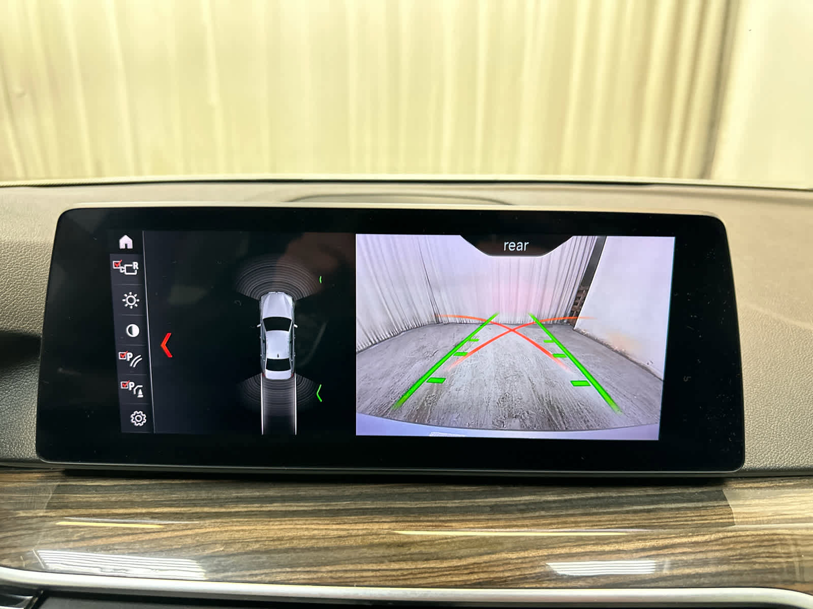 Used 2019 BMW 530i xDrive w/ Convenience Package image 16