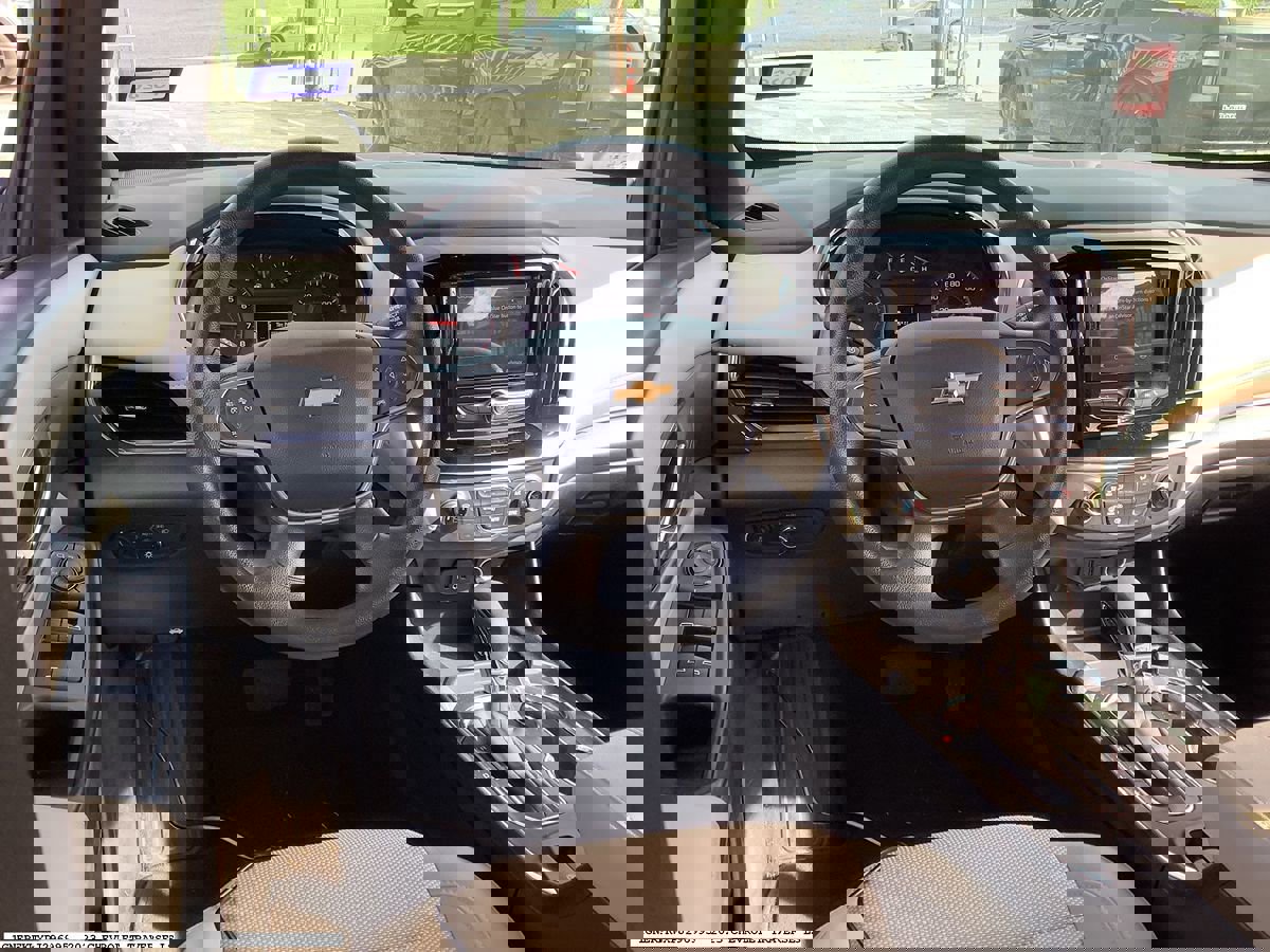 Used 2023 Chevrolet Traverse LS image 10