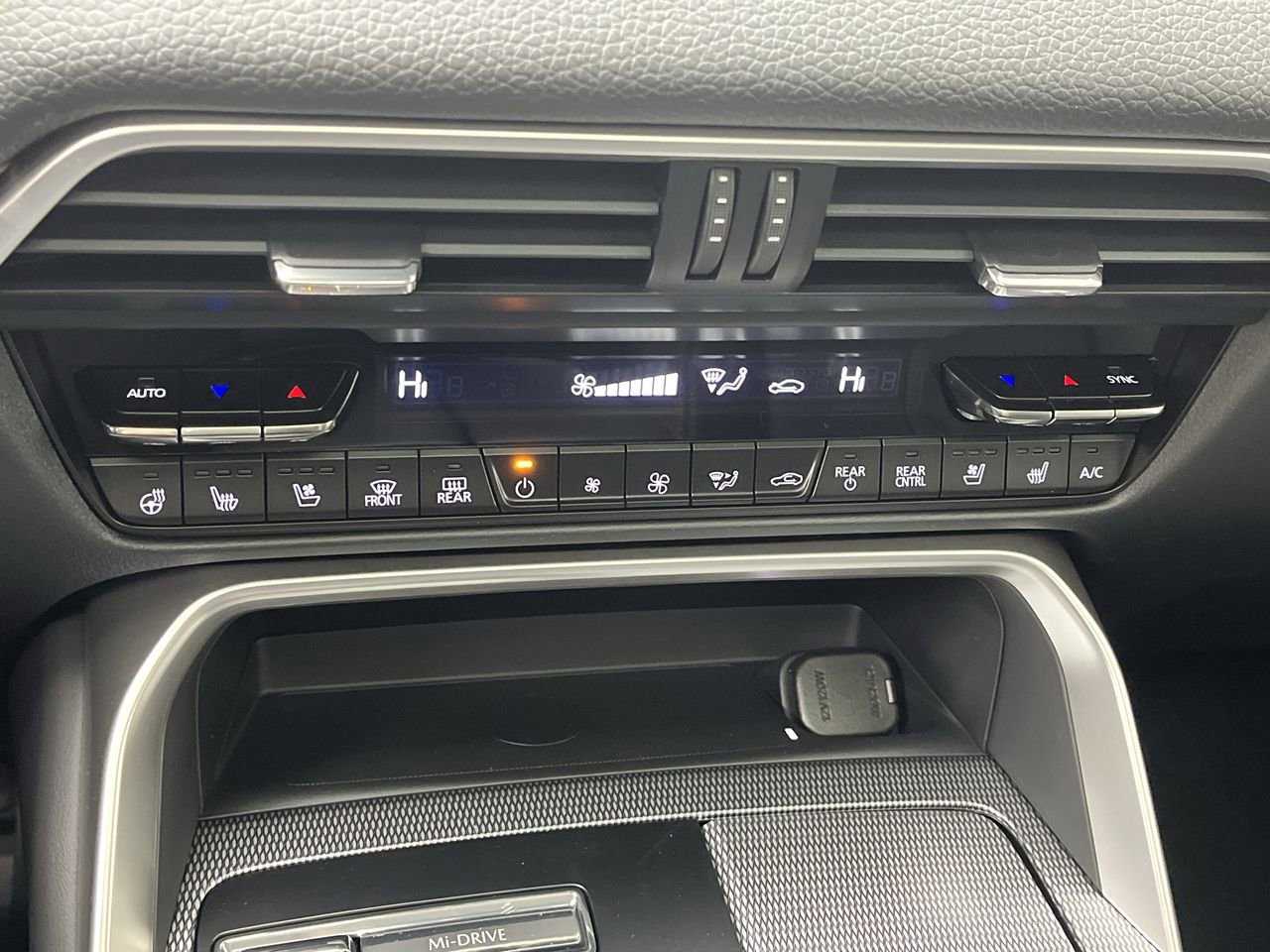 New 2026 MAZDA CX-90 Plug-In Hybrid w/Premium Sport AWD/4WD image 22
