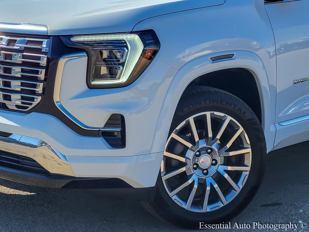 Used 2026 GMC Terrain Denali w/ LPO, Floor Liner Package image 3