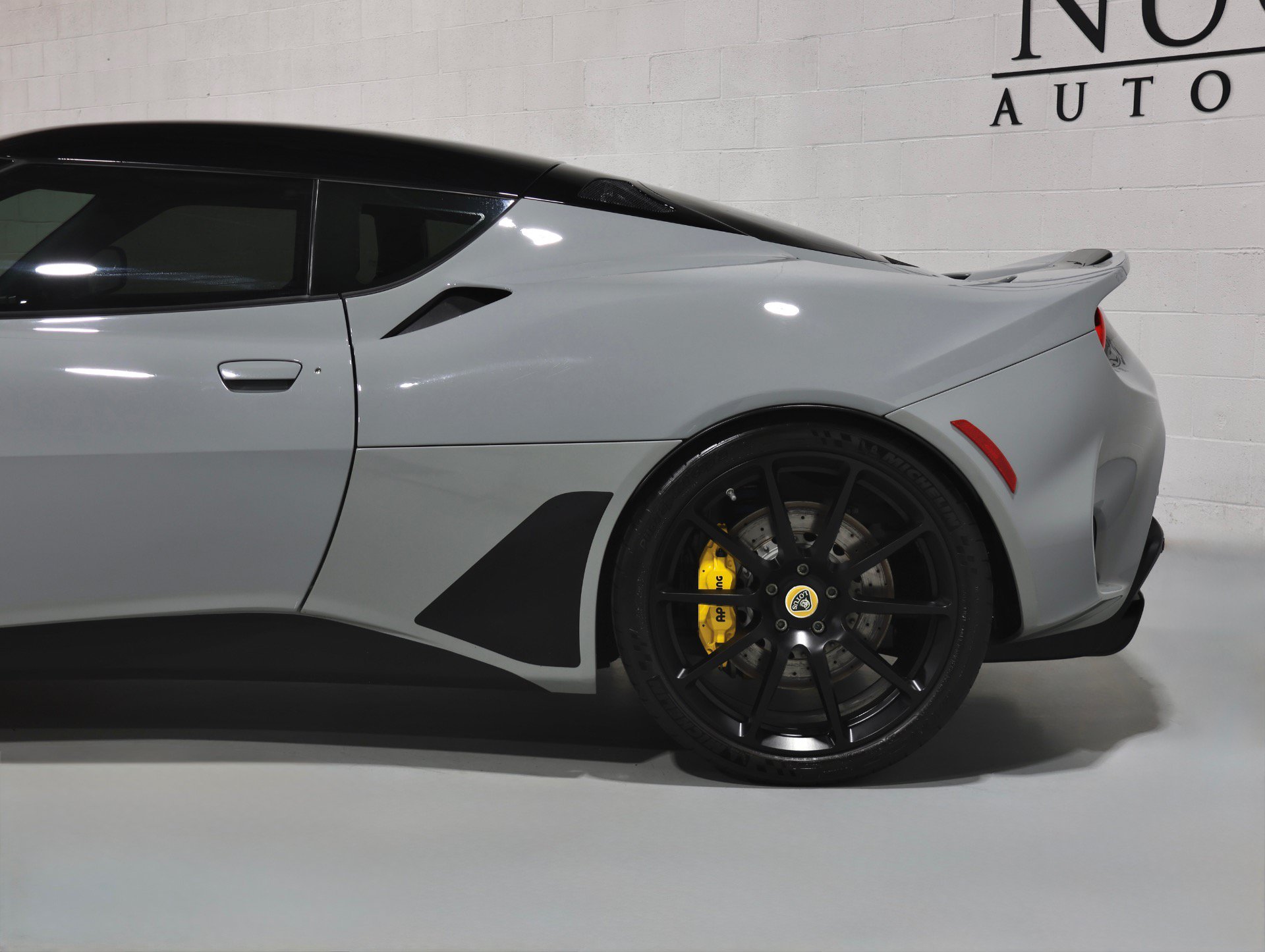 Used 2020 Lotus Evora RWD image 37