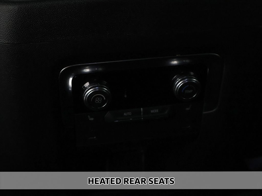 Used 2025 GMC Yukon Denali AWD/4WD image 10
