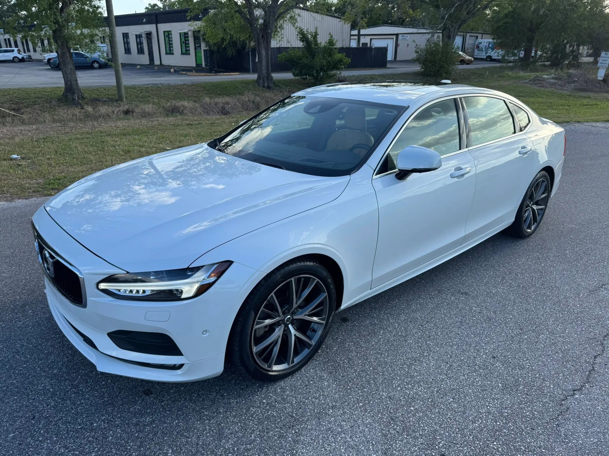 Used 2019 Volvo S90 T6 Momentum image 13