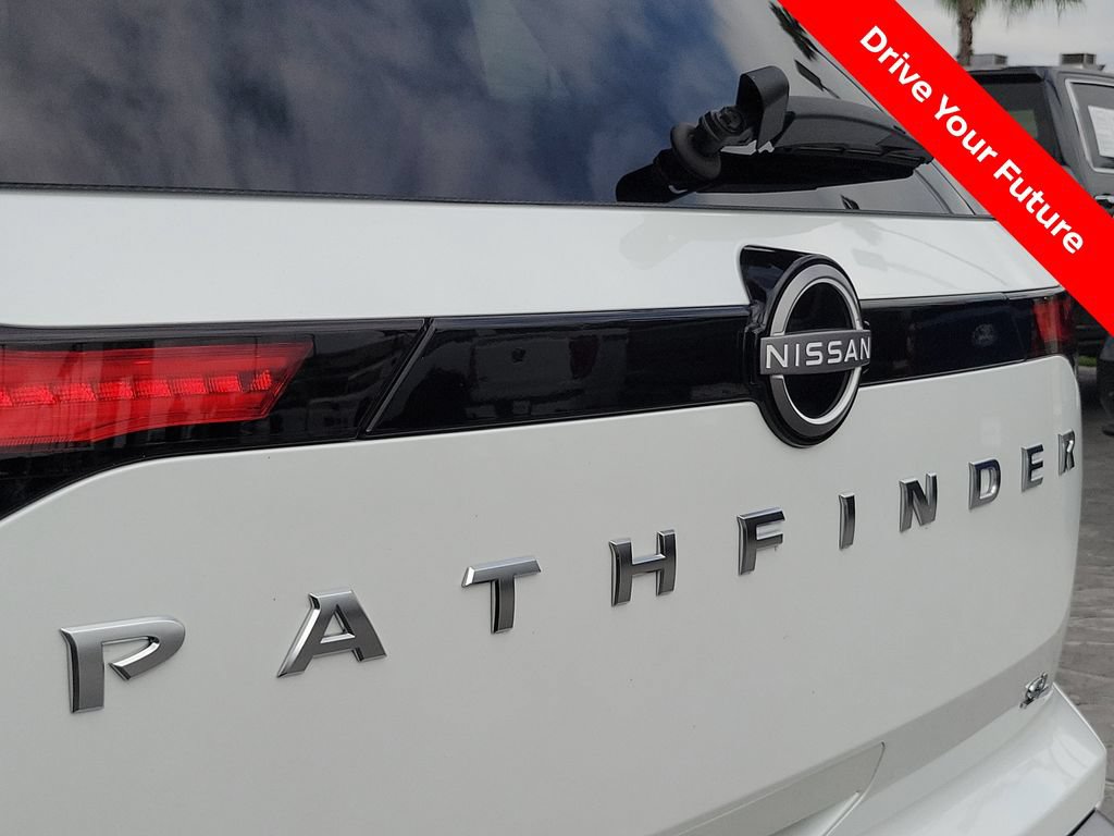 Certified 2025 Nissan Pathfinder SL FWD image 25