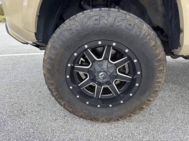 Used 2017 Toyota Tacoma SR5 image 30