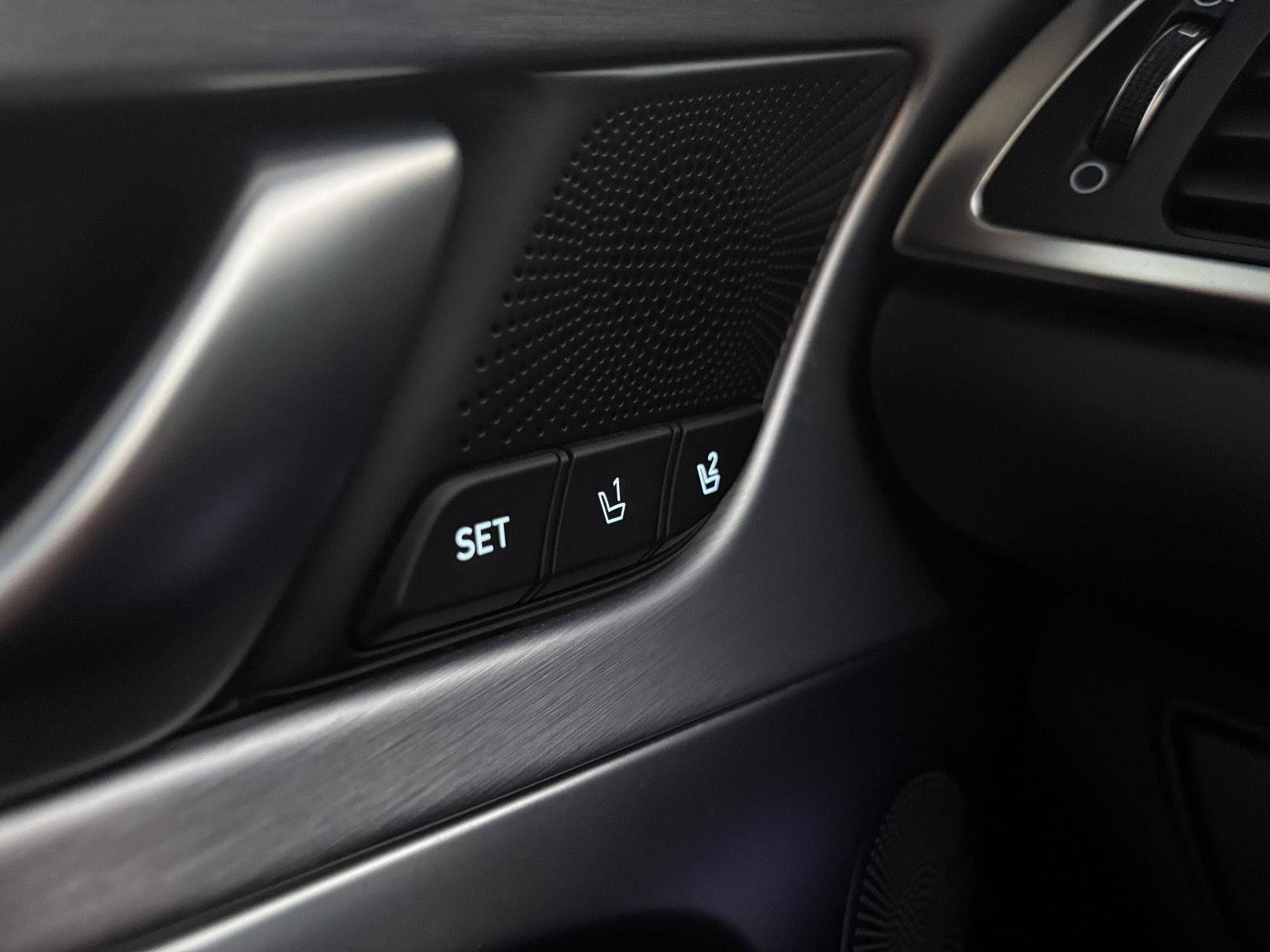 Used 2019 Genesis G70 3.3T image 39