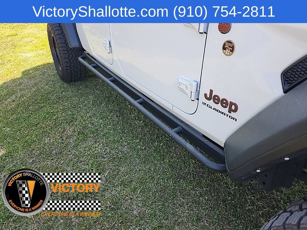 Used 2024 Jeep Gladiator Mojave w/ Technology Group AWD/4WD image 29