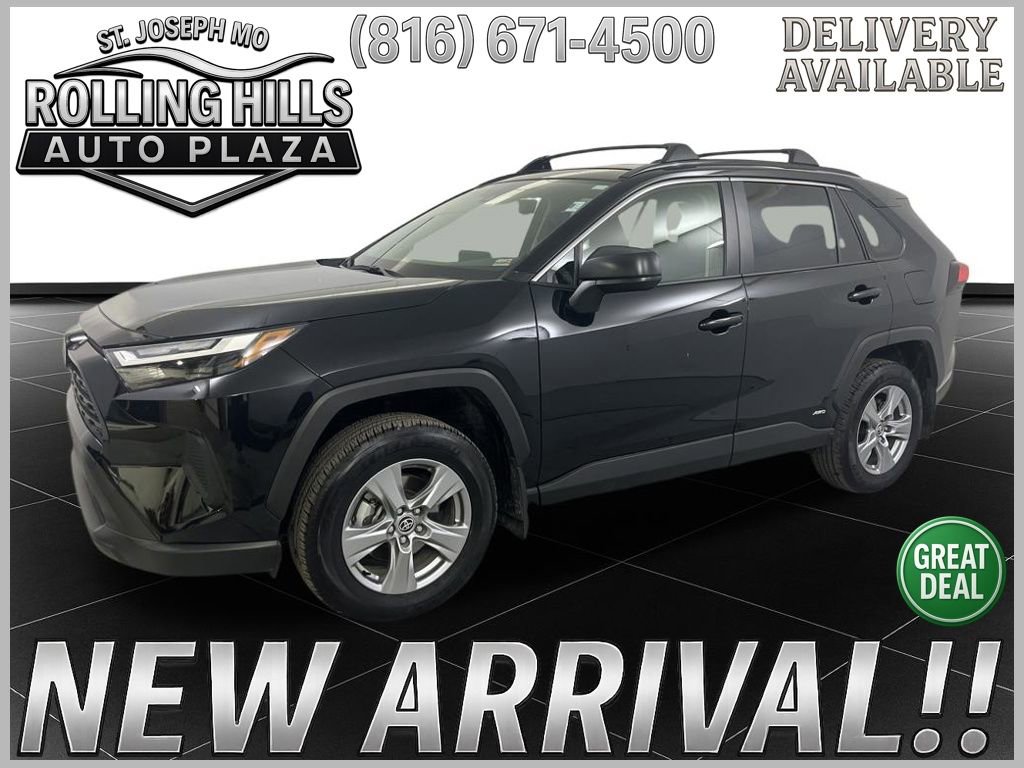 Used 2025 Toyota RAV4 LE image 1