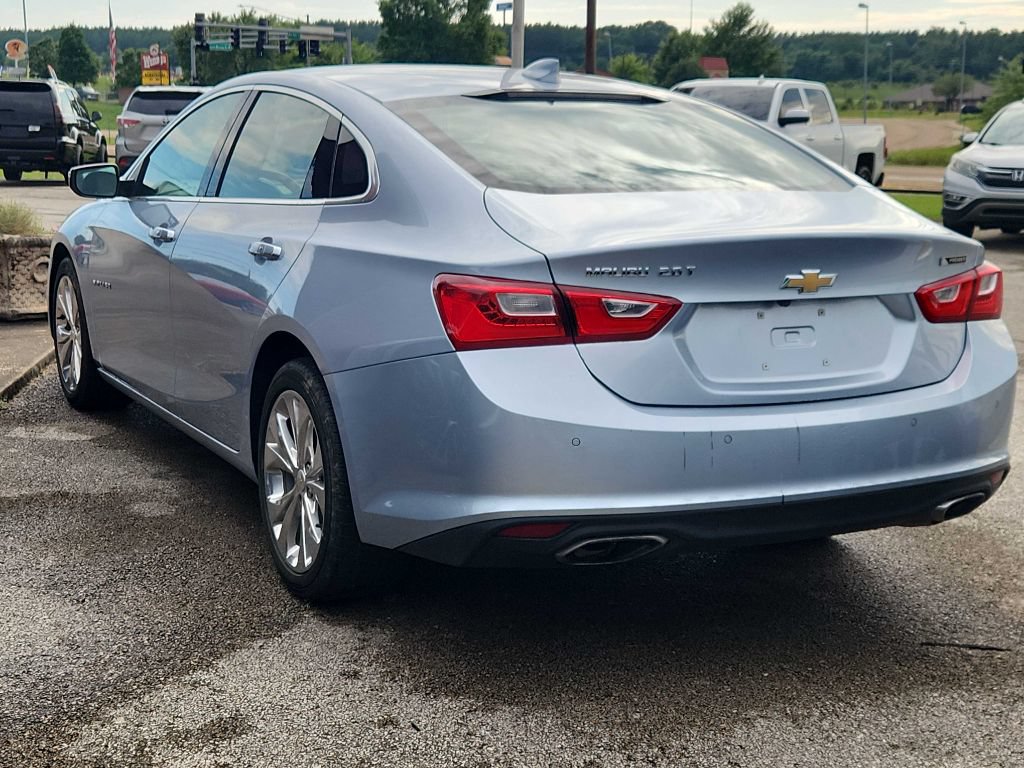 Used 2018 Chevrolet Malibu Premier w/ Driver Confidence Package FWD image 3