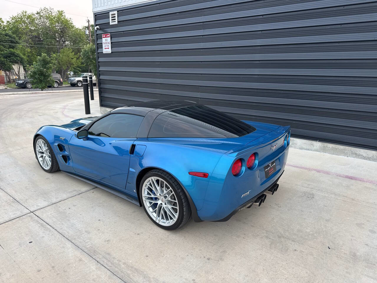 Used 2009 Chevrolet Corvette ZR1 w/ Preferred Equipment Group RWD image 15