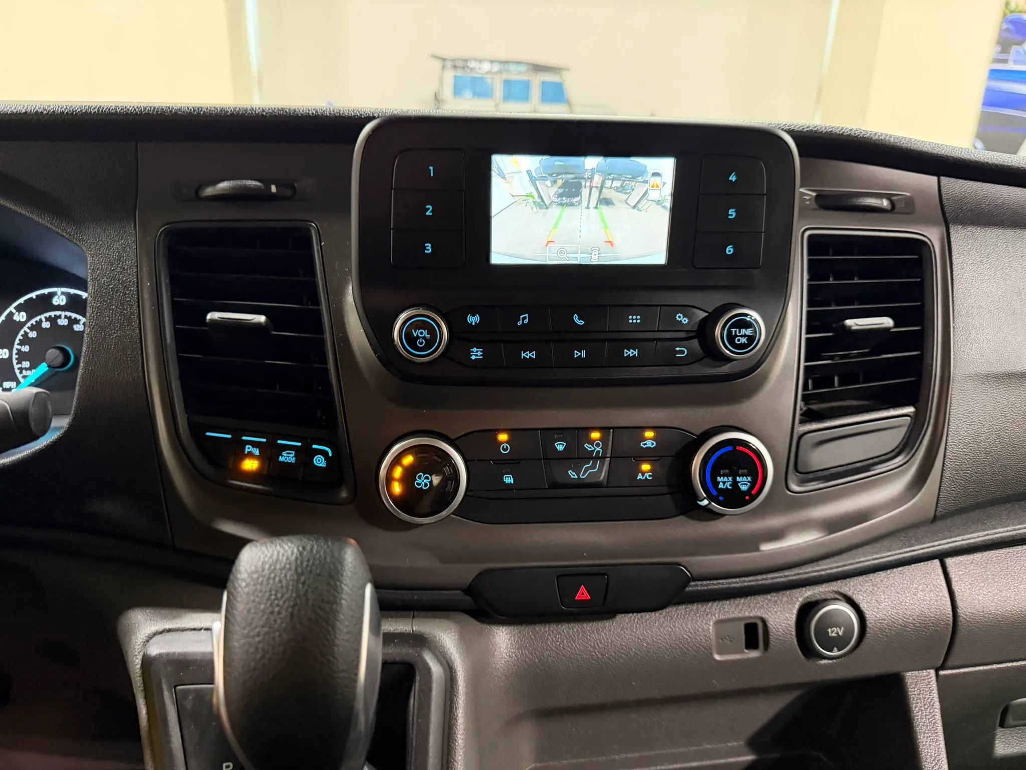 Used 2020 Ford Transit 150 XLT AWD/4WD image 47
