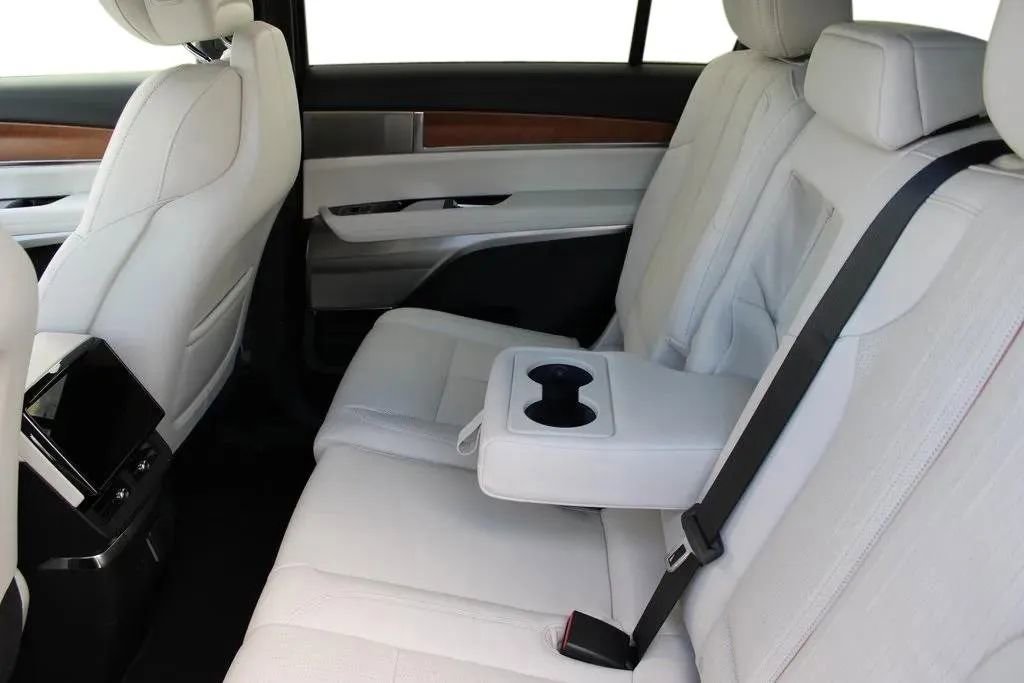 New 2026 Cadillac Vistiq Luxury image 31