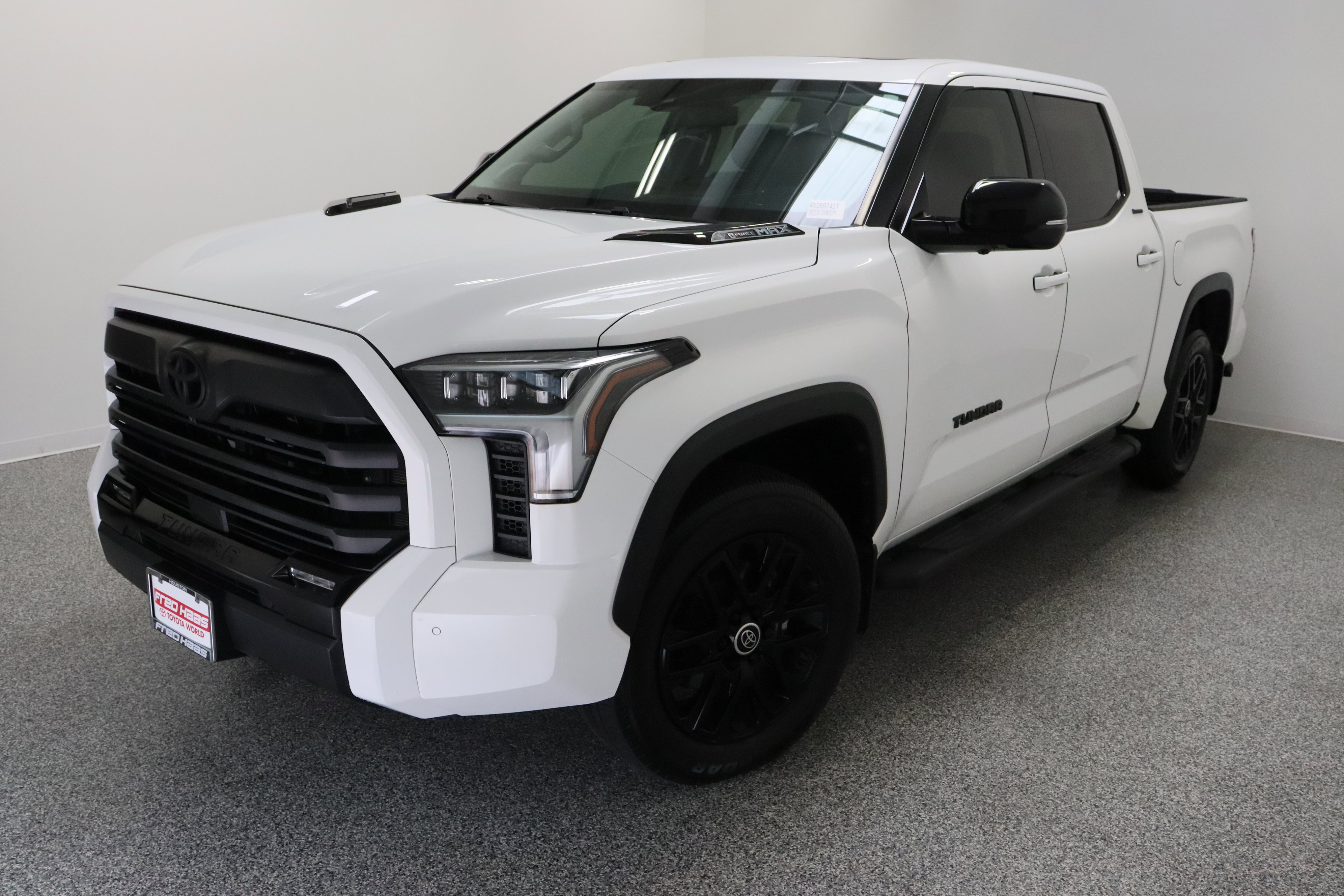 Used 2024 Toyota Tundra Limited image 2