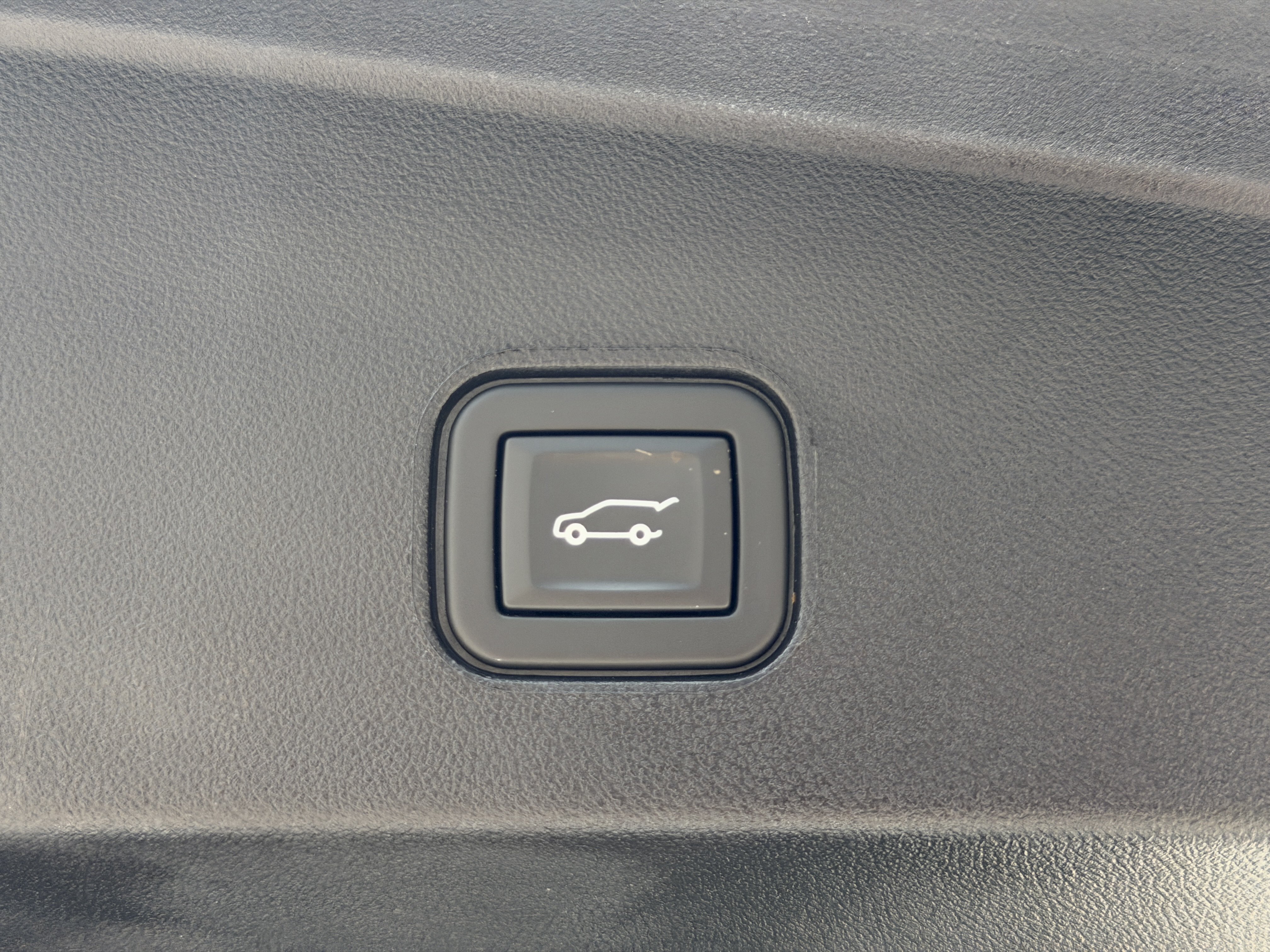Certified 2024 Cadillac Lyriq Luxury AWD/4WD image 11