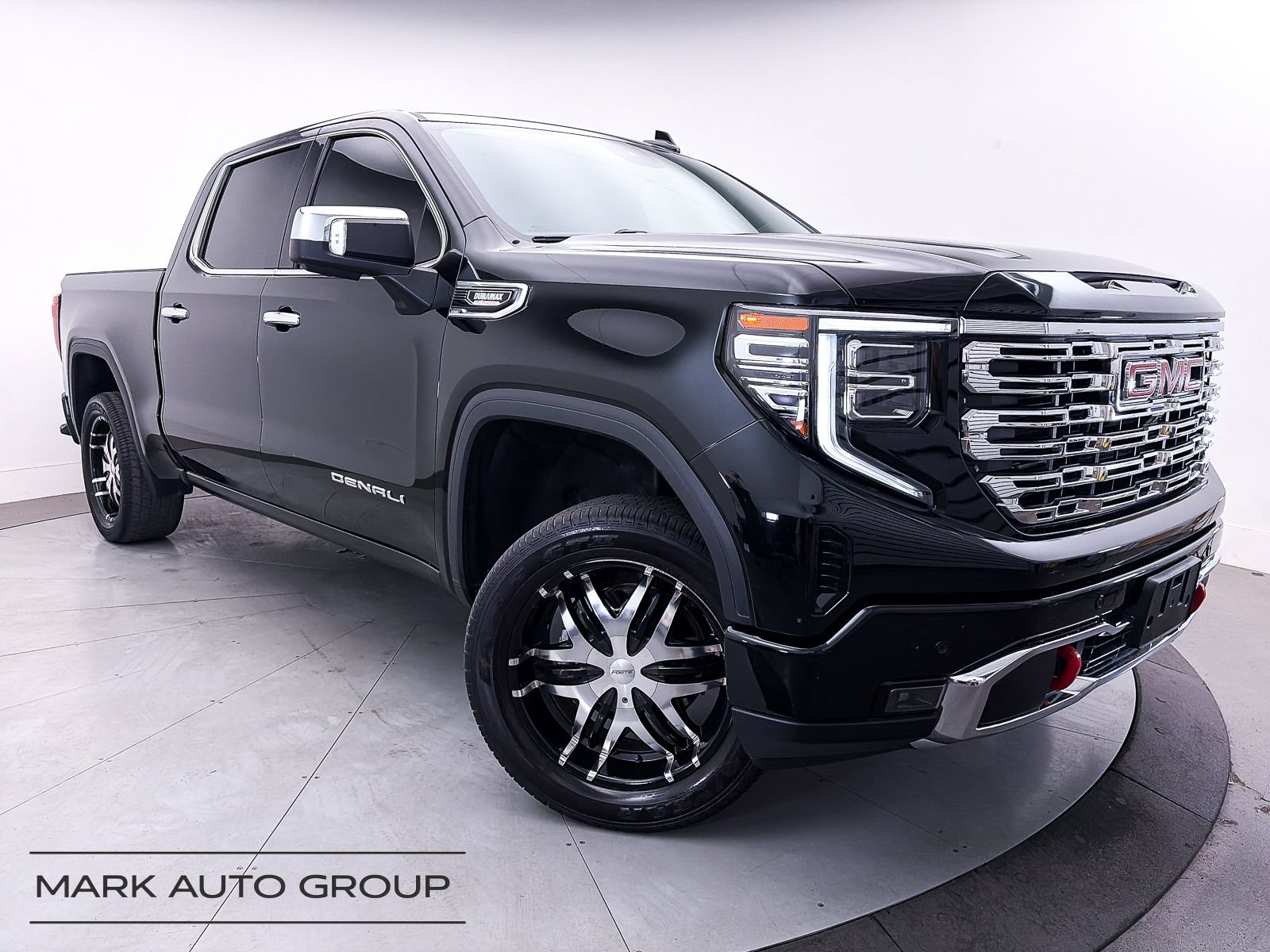 Used 2023 GMC Sierra 1500 Denali w/ Denali Reserve Package AWD/4WD image 1