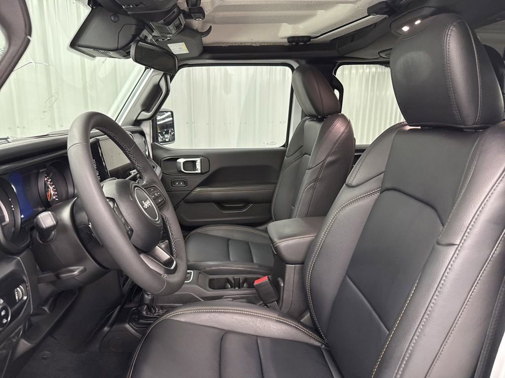 Used 2025 Jeep Gladiator Sport AWD/4WD image 19