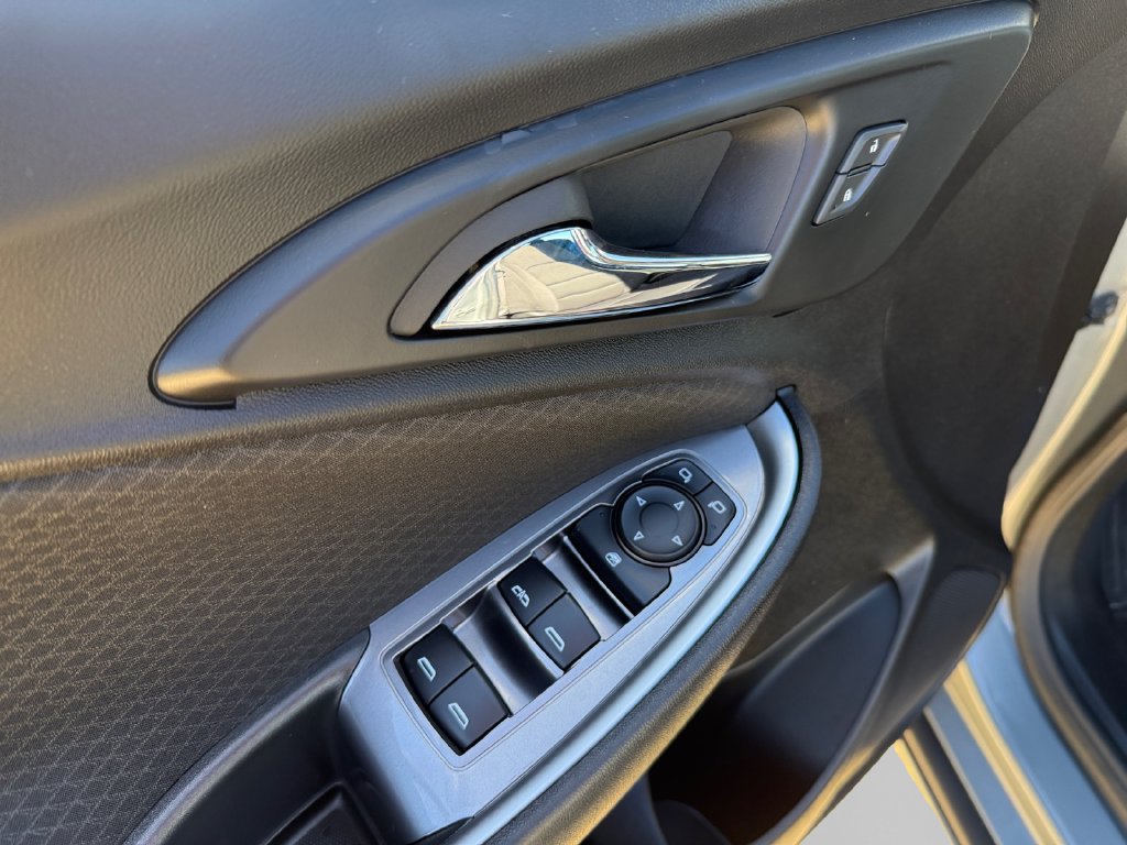 Used 2024 Chevrolet Malibu LT FWD image 20
