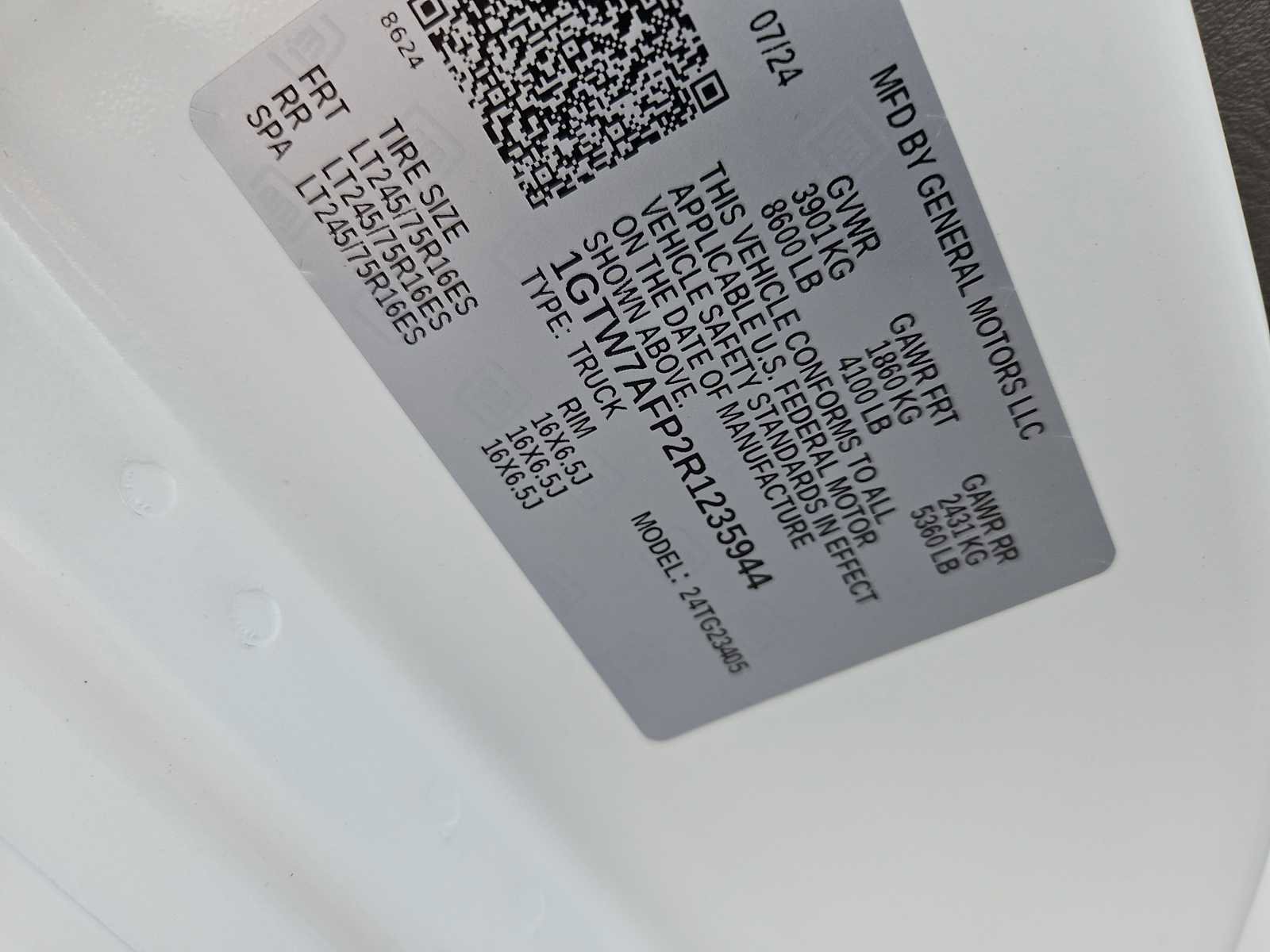 Used 2024 GMC Savana 2500 w/ Driver Convenience Package image 14