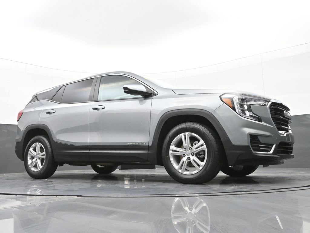 Used 2024 GMC Terrain SLE image 34
