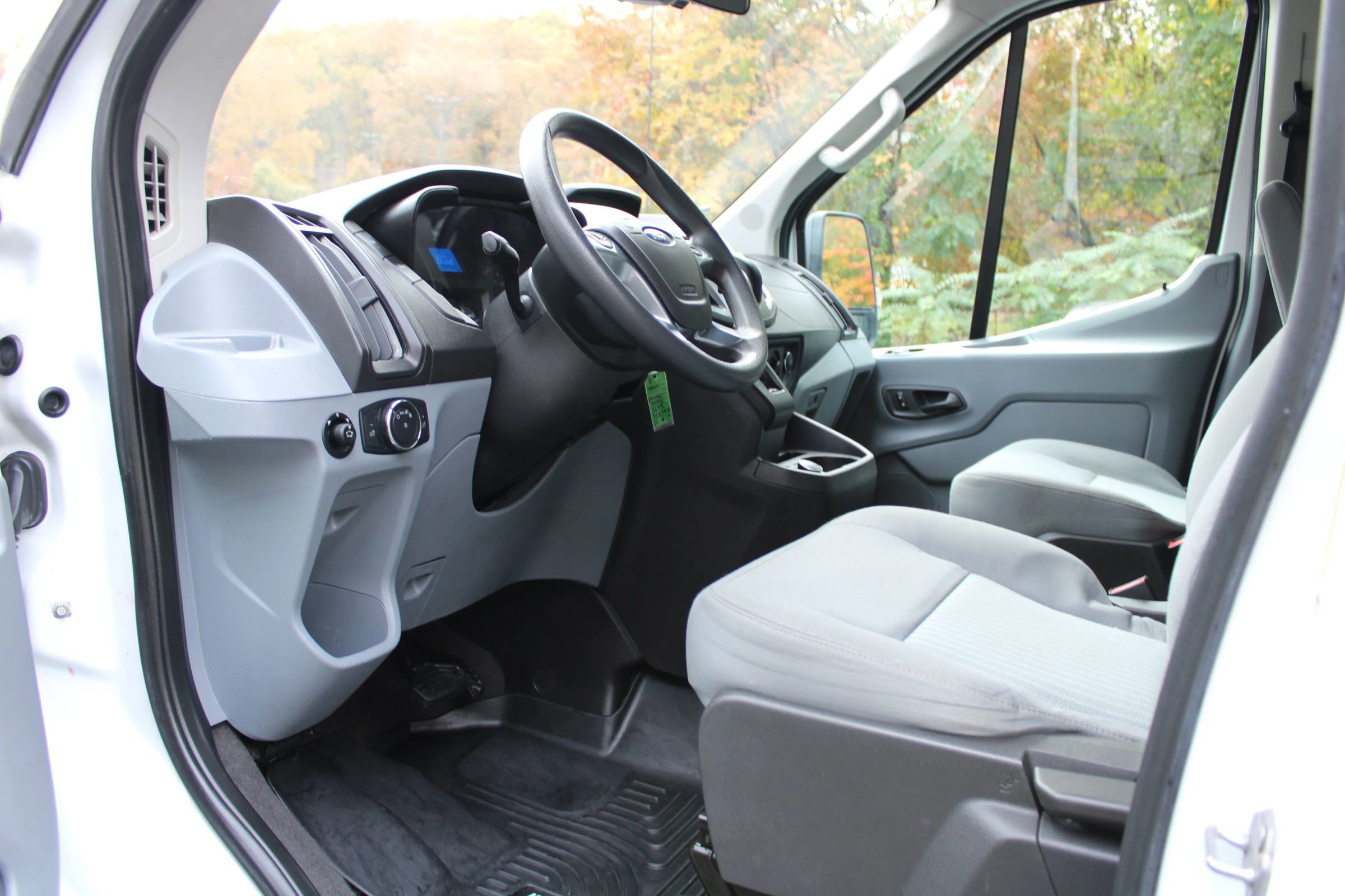 Used 2019 Ford Transit 350 XLT image 19