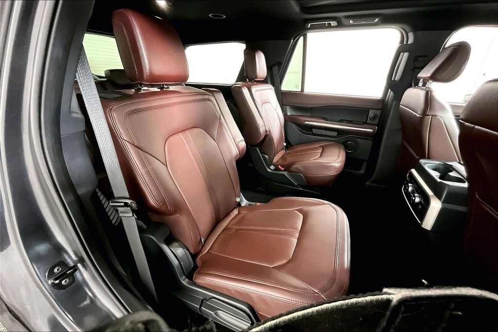 Used 2024 Ford Expedition Limited image 27