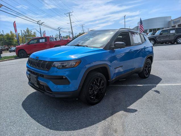Certified 2023 Jeep Compass Latitude w/ Sun and Sound Group AWD/4WD image 1