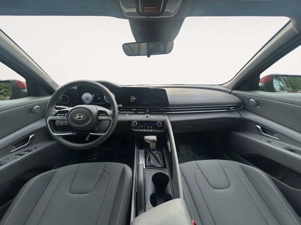 Used 2024 Hyundai Elantra SEL image 13