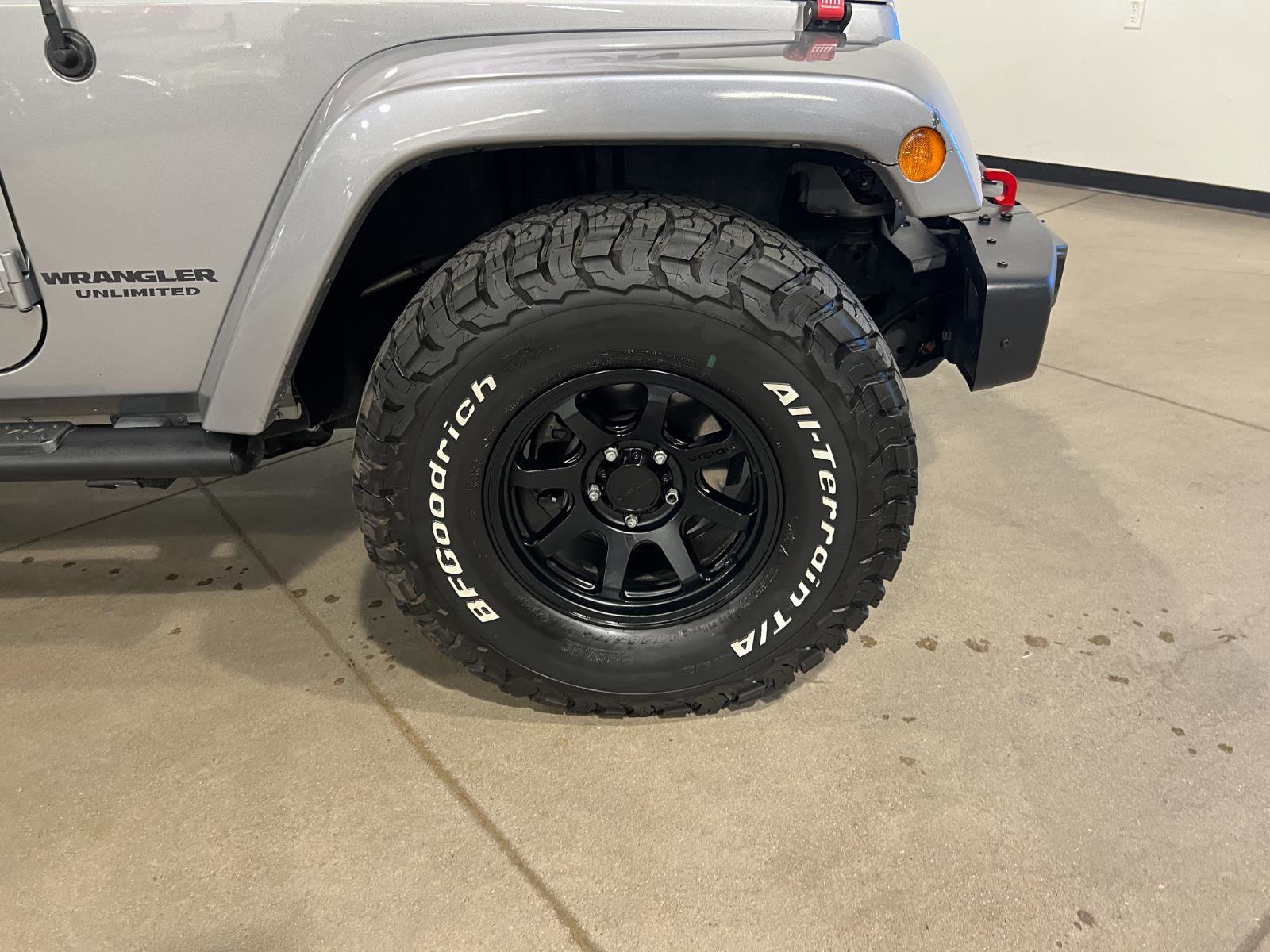 Used 2017 Jeep Wrangler Unlimited Rubicon image 35