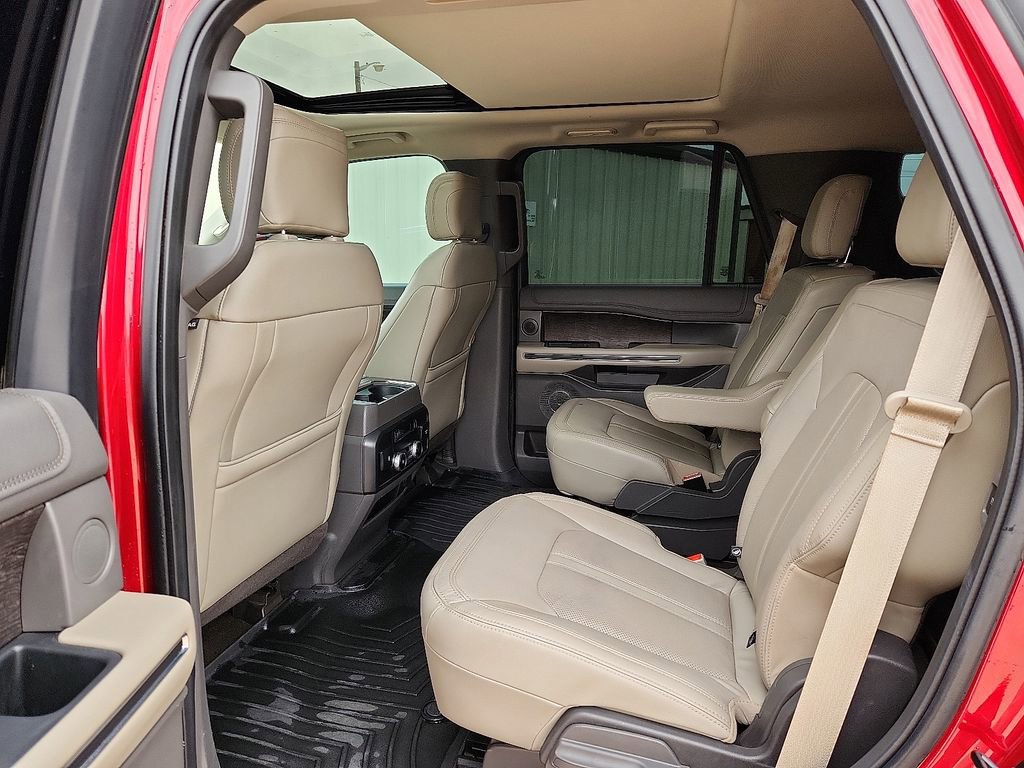 Used 2019 Ford Expedition Limited w/ Equipment Group 301A AWD/4WD image 16