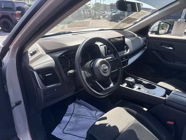Used 2023 Nissan Rogue SV FWD image 14